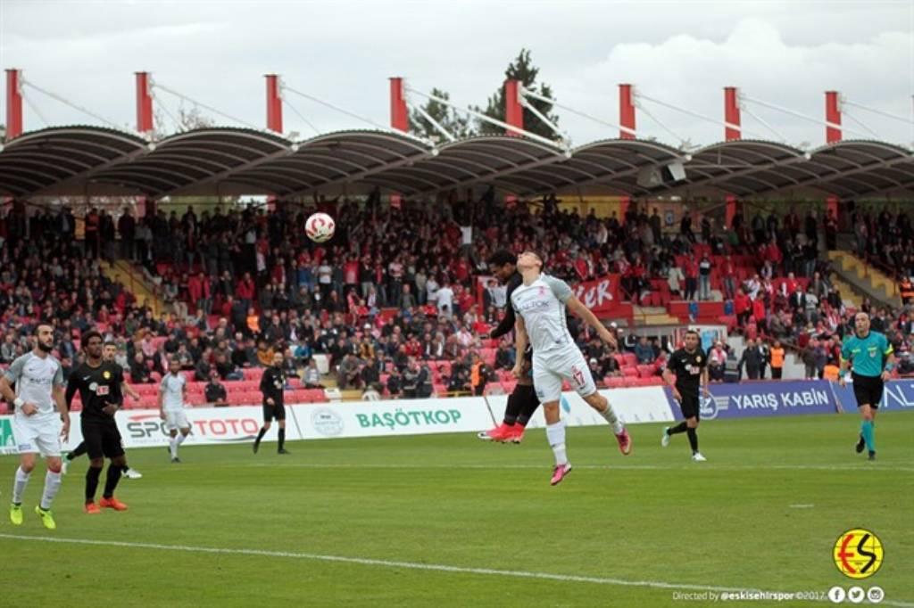 TFF 1. Lig 12. hafta maçında Eskişehirspor, Balıkesirspor Baltok’u deplasmanda 3-2 yendi. 