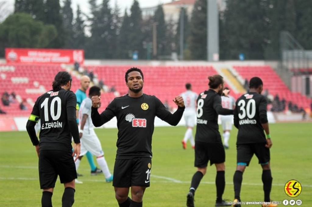 TFF 1. Lig 12. hafta maçında Eskişehirspor, Balıkesirspor Baltok’u deplasmanda 3-2 yendi. 