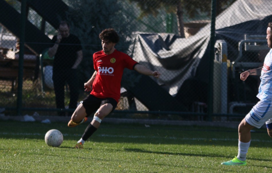 Eskişehirspor, Vali Hanefi Demirkol Tesislerinde hazırlık maçında Sakarya ekiplerinden Kocaalispor ile karşı karşıya gelmişti. Hazırlık maçında Eskişehirspor adeta golleriyle taraftarın moralini yükselterek iyi bir sezona başladıklarının işaretlerini verdi. Eskişehirspor'un 5 -1 elde ettiği galibiyeti moralleri iyice yükseltti. İşte Eskişehirspor ile Kocaalispor maçından görüntüler... 