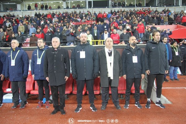 TFF 1. Lig’in 14. haftasının açılış maçında Eskişehirspor, sahasında ağırladığı Ümraniyespor’u 3-1 mağlup etti.