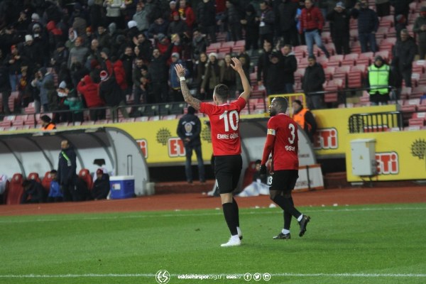 TFF 1. Lig’in 14. haftasının açılış maçında Eskişehirspor, sahasında ağırladığı Ümraniyespor’u 3-1 mağlup etti.