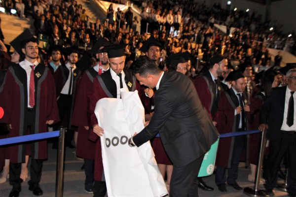 Eskişehir Teknik Üniversitesi, 2018-2019 eğitim ve öğretim döneminin sona ermesiyle ilk mezunlarını verdi. 