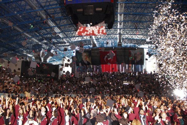 Eskişehir Teknik Üniversitesi, 2018-2019 eğitim ve öğretim döneminin sona ermesiyle ilk mezunlarını verdi. 