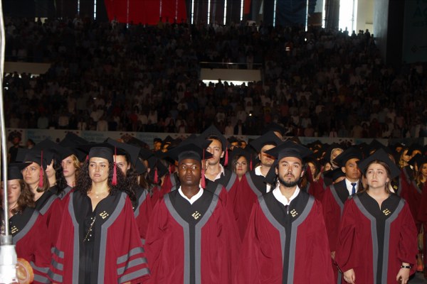 Eskişehir Teknik Üniversitesi, 2018-2019 eğitim ve öğretim döneminin sona ermesiyle ilk mezunlarını verdi. 