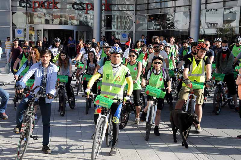 Eskişehir’de küresel iklim değişikliğine karşı farkındalık oluşturmak amacıyla ‘İklim Değişikliği İçin Pedallıyoruz’ etkinliği gerçekleştirildi. 