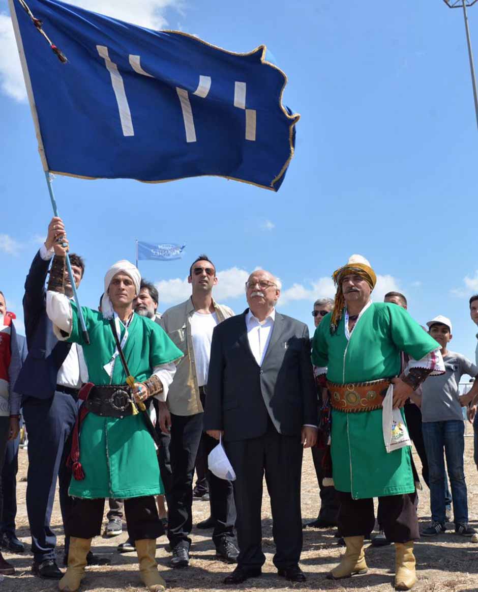 İstanbul’da düzenlenen Etnospor Kültür Festivali’ne katılan Türk Dünyası Vakfı Genel Müdürü Yunusemre Aksu ve TÜMSİAD’dan Serhat Tunç, festivale renk kattı. İkili, Bakan Avcı ile de görüştü.