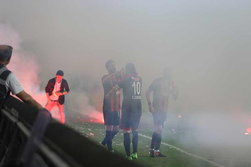 Eskişehirspor-Göztepe finalinde meşalelerin polis tarafından sokulduğu anlaşıldı.