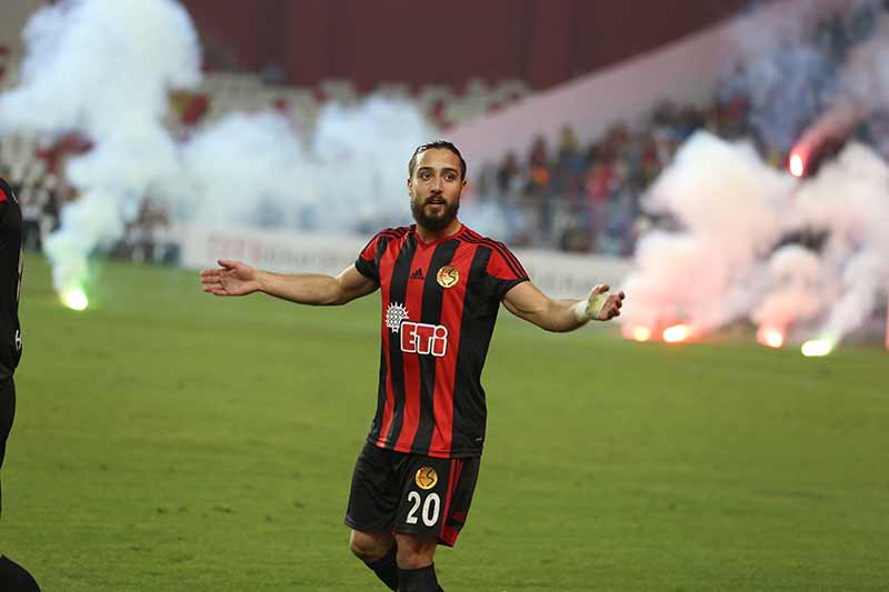 Eskişehirspor-Göztepe finalinde meşalelerin polis tarafından sokulduğu anlaşıldı.