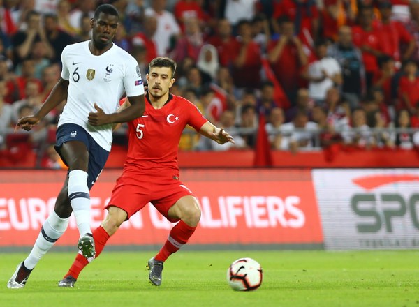 Türkiye'nin Fransa karşısında aldığı 2-0'lık zafer sonrası Fransa medyası adeta şoka girdi. Yapılan yorumlar da bu yöndeydi... Dorukhan'ın Pogba'yı adeta sahadan silmesi de bu yorumlarda yer buldu.