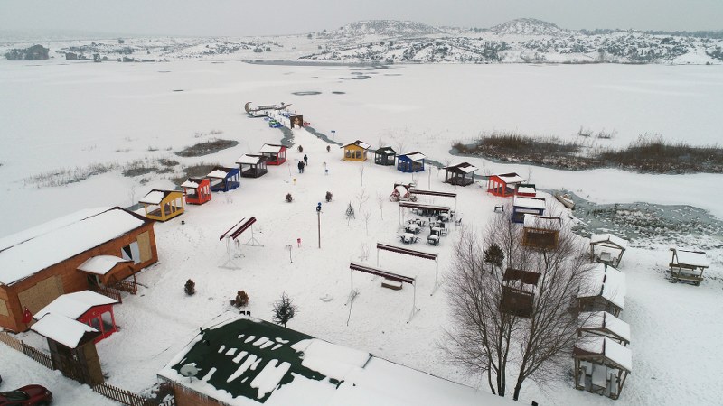 Öte yandan, Tarım ve Orman Bakanlığınca 2018'de Tabiat Parkı ilan edilen Frig Vadisi, Kültür ve Turizm Bakanlığı, Ulaştırma ve Altyapı Bakanlığı, Afyonkarahisar Valiliği ve İhsaniye Kaymakamlığı tarafından yapılan yatırımlarla Türkiye'nin alternatif turizm merkezi olma yönünde ilerliyor.