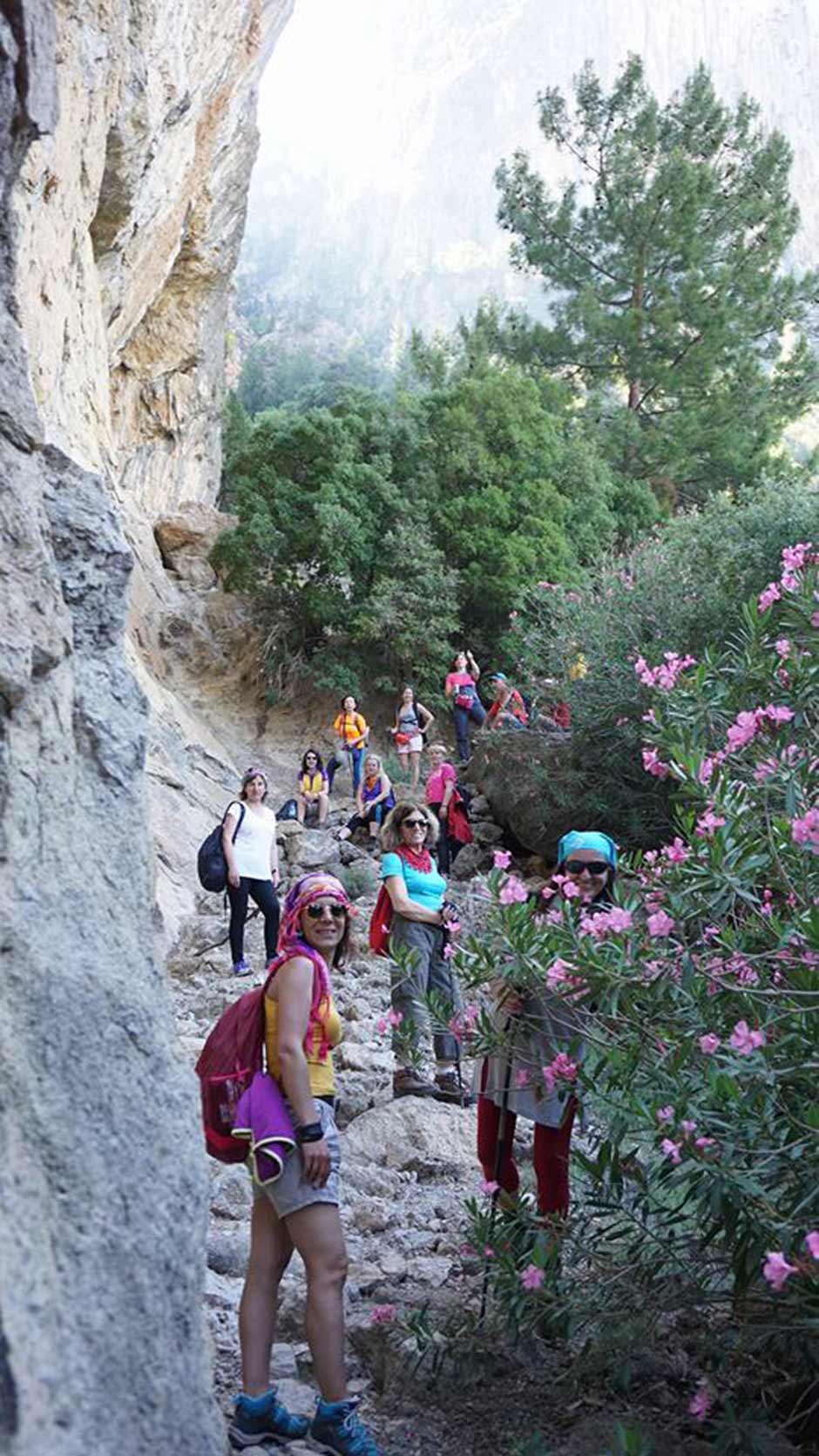 19 Mayıs Atatürk Gençlik ve Spor Bayramı’nda Eskişehir Doğa Gezginleri (Esdoge) trekking grubu, Dünya’nın en iyi 10 uzun mesafe yürüyüş rotasından biri olan Likya Trekking Parkuru’nu yürüdü.