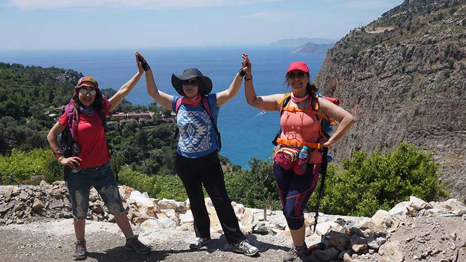 19 Mayıs Atatürk Gençlik ve Spor Bayramı’nda Eskişehir Doğa Gezginleri (Esdoge) trekking grubu, Dünya’nın en iyi 10 uzun mesafe yürüyüş rotasından biri olan Likya Trekking Parkuru’nu yürüdü.