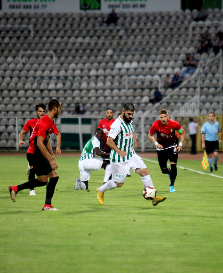 Spor Toto 1. Lig’in 1. haftasında Eskişehirspor, Giresunspor'a 3-1 mağlup oldu. 