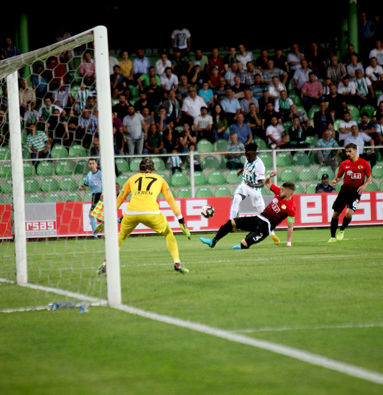 Spor Toto 1. Lig’in 1. haftasında Eskişehirspor, Giresunspor'a 3-1 mağlup oldu. 