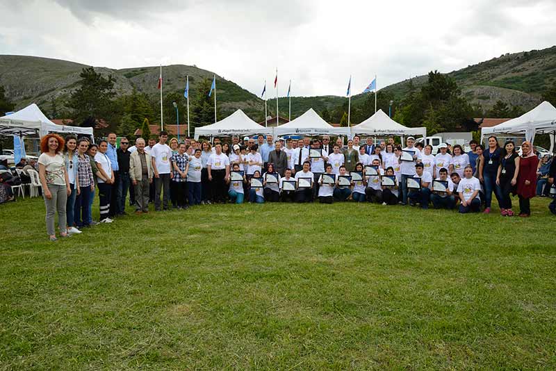 Tepebaşı Belediyesi tarafından “Gökyüzünde Engel Yok 2” sloganı ile düzenlenen Model Uçak Başlangıç Kursu’nu başarı ile tamamlayan zihinsel yetersizliği bulunan bireyler, sertifikalarını düzenlenen Model Uçak Festivali programı ile aldı.