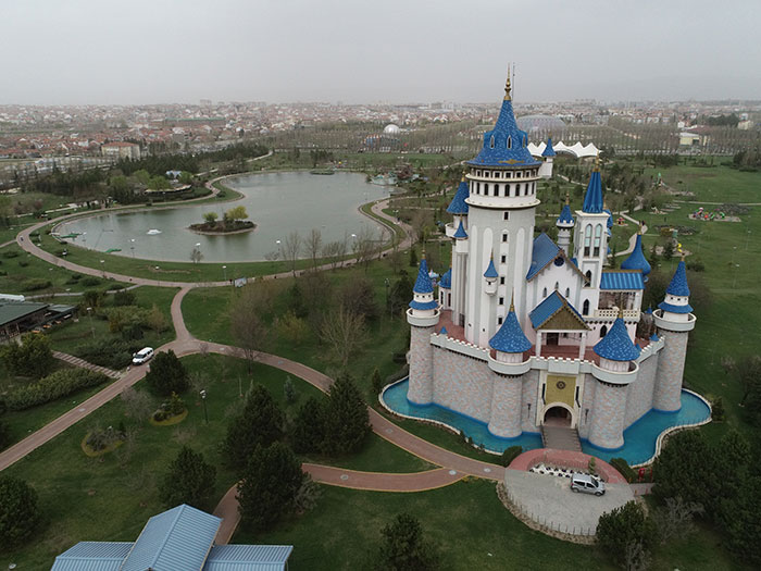 Fotoğrafta, Eskişehir Sazova Kültür Sanat ve Bilim Parkı görülüyor.