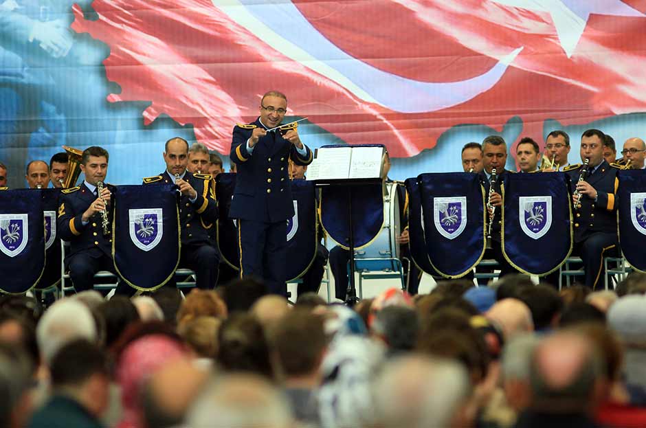 Hava Lojistik Komutanı Hava Korgeneral Atilla Gülan, "1'inci Hava İkmal Bakım Merkezi olarak yaptığımız başarılı çalışmalar, Cumhuriyetimizin 100'üncü yılında kendi milli muharip uçağımızın envantere kazandırılması ve sonrasında idame, işletme faaliyetlerinin her safhasını dünya standartlarında profesyonel bir anlayışla yerine getireceğimizin en büyük kanıtıdır." dedi.