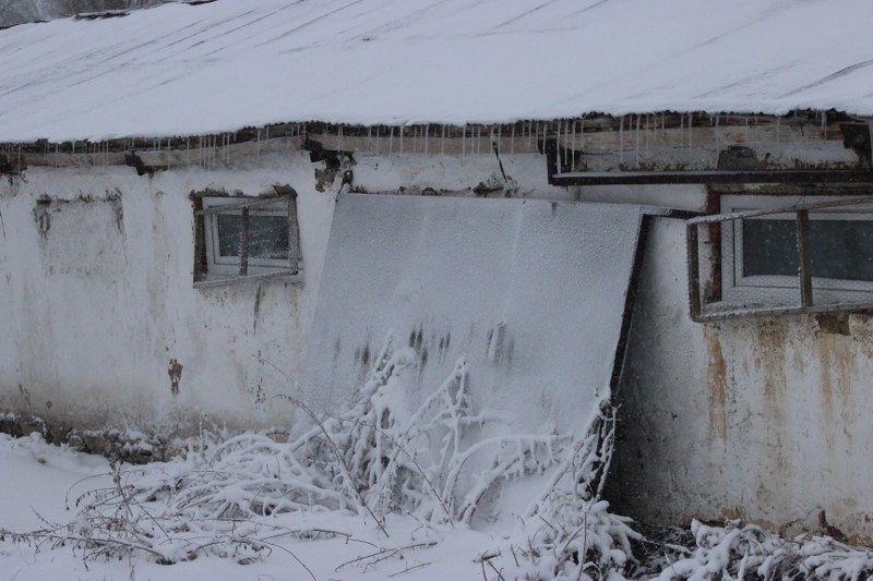 Eskişehir’de dün etkili olan kar yağışının ardından hava sıcaklığın eksi derecelere düşmesi Porsuk Çayı'nın bazı bölgelerde kısmen donmasına neden oldu.  İşte Eskişehir'den kar manzaraları...