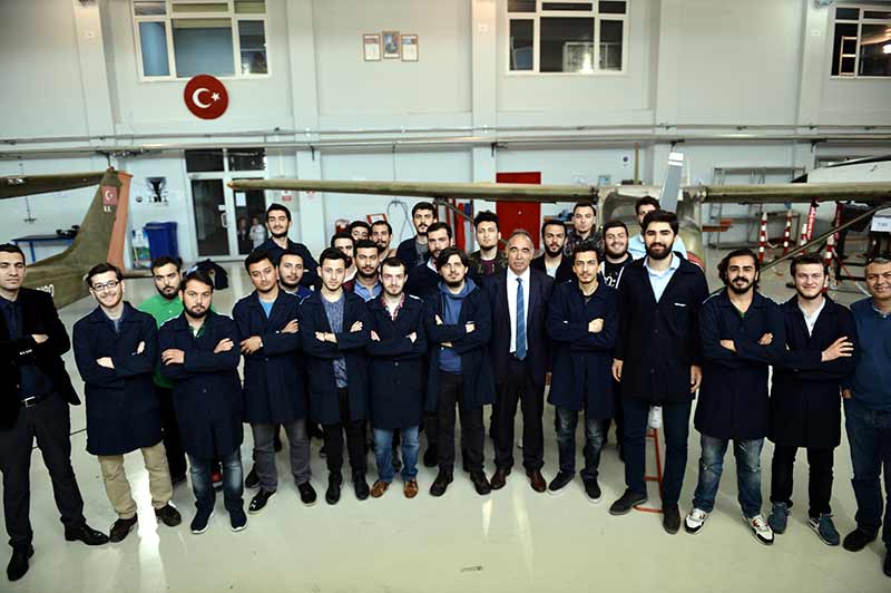 Eskişehir Sabiha Gökçen Mesleki ve Teknik Anadolu Lisesi tarafından, Türk havacılık sektörüne üst düzey nitelikli teknik eleman yetiştirilmesi için AB hibe programı kapsamında verilen eğitime katılan 100 gençten 90'ı istihdam edildi.