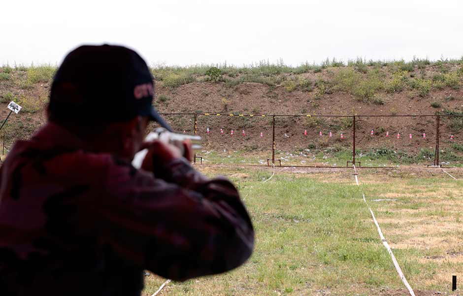 Avcıları canlıdan cansız hedefe yöneltmek için Eskişehir Gençlik Hizmetleri ve Spor İl Müdürlüğü ile ortaklaşa proje başlatan Tepebaşı Avcılık ve Atıcılık Spor Kulübü, lisans çıkardığı 30 avcıyı atıcılık sporuna kazandırdı.