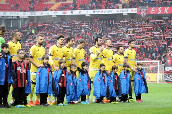 Eskişehirspor - Ankaragücü maçı öncesinde yürekleri ısıtan kareler 