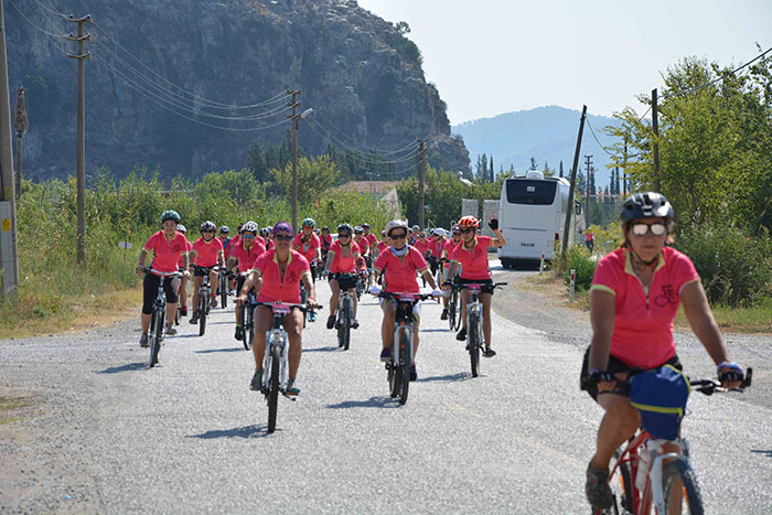 Muğla’nın Ortaca ilçesinde, ilki düzenlenen HürPedal Kadınlar Bisiklet Festivali başladı. 