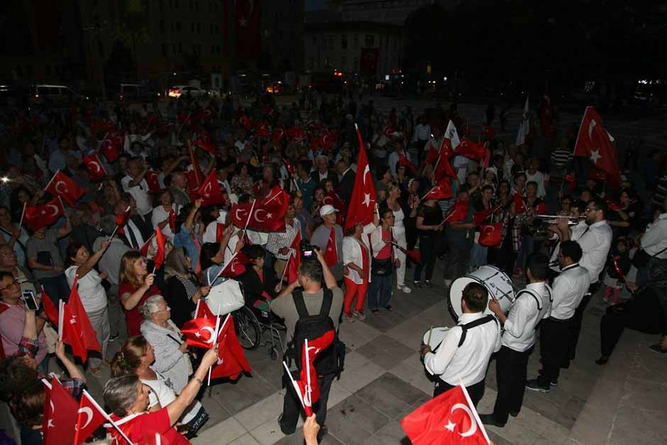 2 Eylül Eskişehir'in işgalden kurtuluşunun yıl dönümü dolayısı ile düzenlenen yürüyüşe yüzlerce Eskişehirli katıldı. 