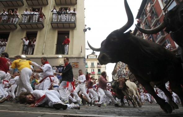 İspanya’nın kuzeyinde bulunan Pamplona San Fermin Festivalinin son gününde 10 kişi yaralandı.