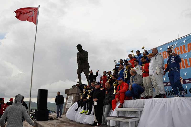 Türkiye Tırmanma Şampiyonası'nın 2. yarışı, Eskişehir Otomobil Sporları Kulübü (ESOK) ve Afyonkarahisar Belediyesinin katkılarıyla Afyonkarahisar'da yapıldı.