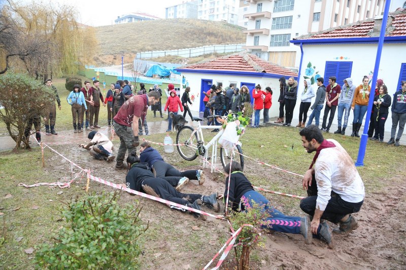 Eskişehir Osmangazi Üniversitesi (ESOGÜ) İzci Topluluğu, Gelecek Atölyesi’nde yemin etti.