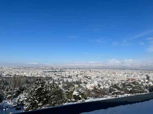 Hava sıcaklığının sıfırın altında 4 santigrat derece ölçüldüğü kent, dron ile havadan görüntülenirken, güzel fotoğrafları da beraberinde getirdi.