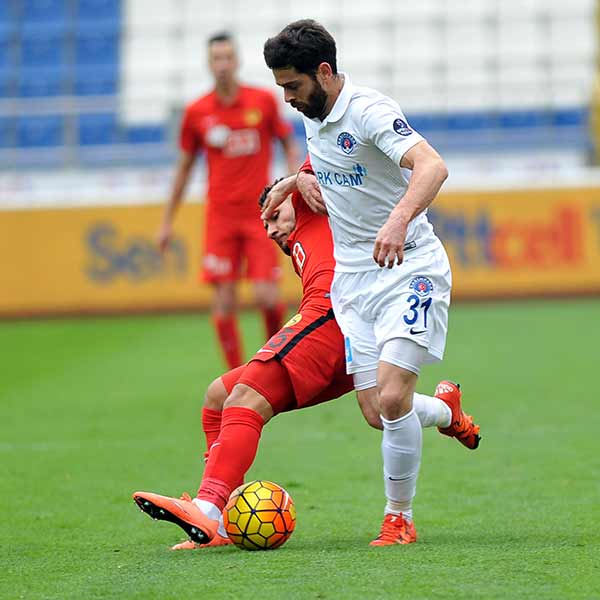 Spor Toto Süper Lig'de 22. hafta maçında Kasımpaşa kendi sahasında ligde kalma mücadelesi veren Eskişehirspor'u 2-1 yendi.