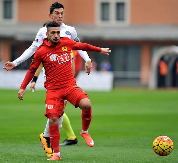 Spor Toto Süper Lig'de 22. hafta maçında Kasımpaşa kendi sahasında ligde kalma mücadelesi veren Eskişehirspor'u 2-1 yendi.