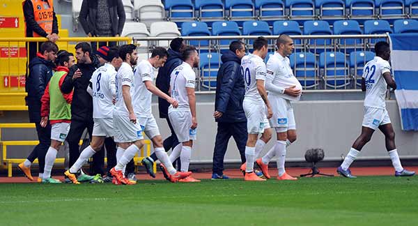 Spor Toto Süper Lig'de 22. hafta maçında Kasımpaşa kendi sahasında ligde kalma mücadelesi veren Eskişehirspor'u 2-1 yendi.