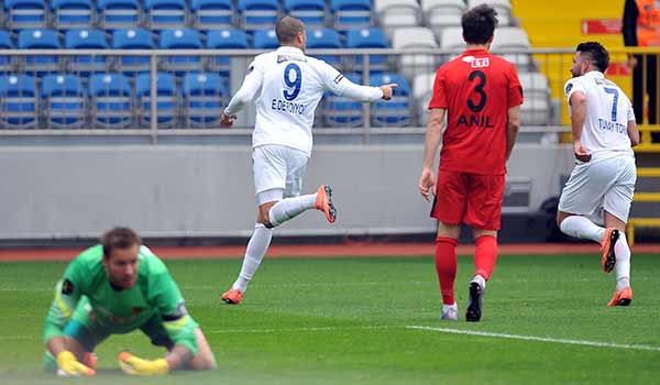 Spor Toto Süper Lig'de 22. hafta maçında Kasımpaşa kendi sahasında ligde kalma mücadelesi veren Eskişehirspor'u 2-1 yendi.