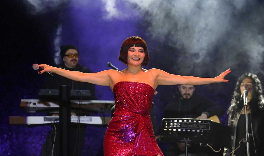 Odunpazarı Belediye Başkanı Kazım Kurt, 8 Mart Dünya Emekçi Kadınlar Günü nedeniyle Adalar’da “Göksel Konseri” düzenledi. Yaklaşık 50 bin kişinin katıldığı konserde Göksel, söylediği bir birinden güzel şarkılarla soğuk havaya rağmen dinleyicilerinin içini ısıttı. Tüm kadınların 8 Mart Dünya Emekçi Kadınlar Gününü kutlayan Başkan Kurt, Eskişehirlilere seslenerek “Bizim kapılarımız herkese açık. Odunpazarı Belediyesi’ne herkes gelebilir. Sizleri seviyoruz” dedi.