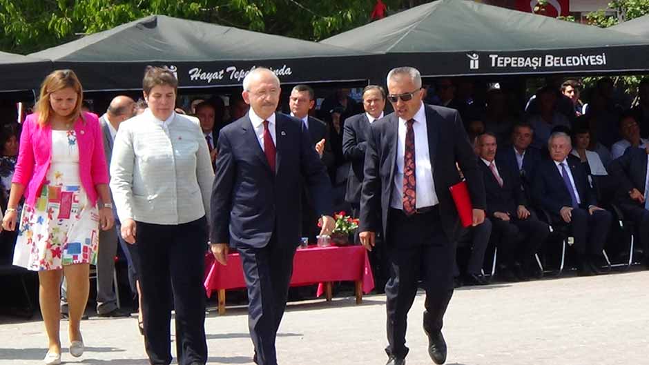 Cumhuriyet Halk Partisi (CHP) Genel Başkanı Kemal Kılıçdaroğlu, Büyük Taarruzun kazanıldığı topraklar olan Kütahya'nın Dumlupınar ilçesinde, 30 Ağustos Zafer Bayramı etkinliklerine katıldı.