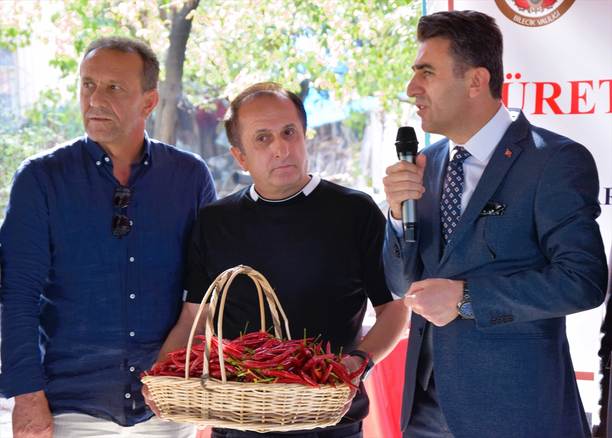 Bilecik İl Tarım ve Orman Müdürlüğü ile Çukurören Muhtarlığı işbirliğinde "Çukurören Biberi Tanıtım Şenliği" gerçekleştirildi.