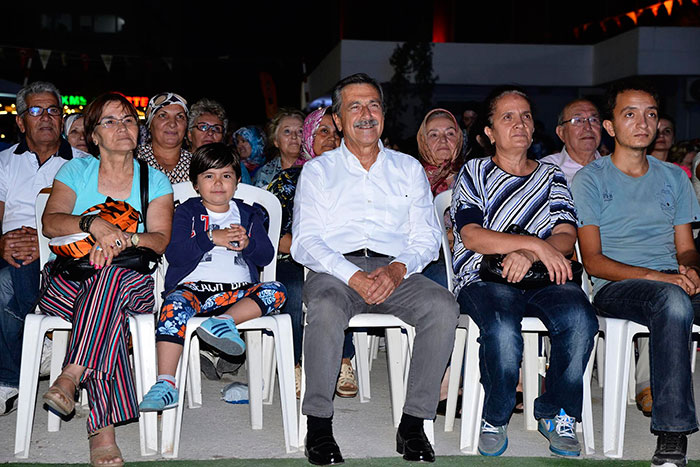 Tepebaşı Belediyesi tarafından bu yıl 11’incisi düzenlenen ‘Uluslararası Eskişehir Pişmiş Toprak Sempozyumu’ kapsamında tamamen ücretsiz olarak düzenlenen konserler hız kesmeden devam ediyor. 