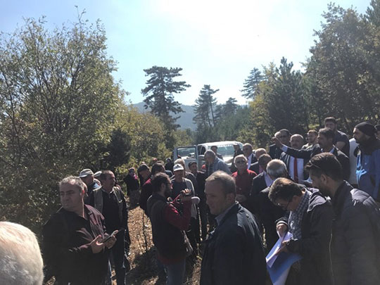 Bozüyük'e bağlı Muratdere köyü sınırları içerisinde yer alan ormanlık alana kurulması planlanan maden ocağı ile ilgili olarak İl Genel Meclis üyeleri yerinde incelemelerde bulundular. 