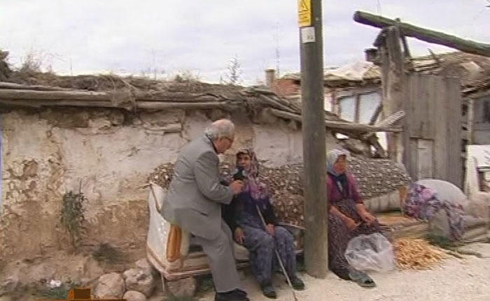 Geçmişi Frigler’e kadar uzanan Kümbet, Battalgazi’nin silah arkadaşı Himmet Baba Türbesi’ne de ev sahipliği yapıyor. Aslanlı Mabet’in de aralarında olduğu pek çok değere sahip Kümbet, keşfedilmeyi bekliyor.