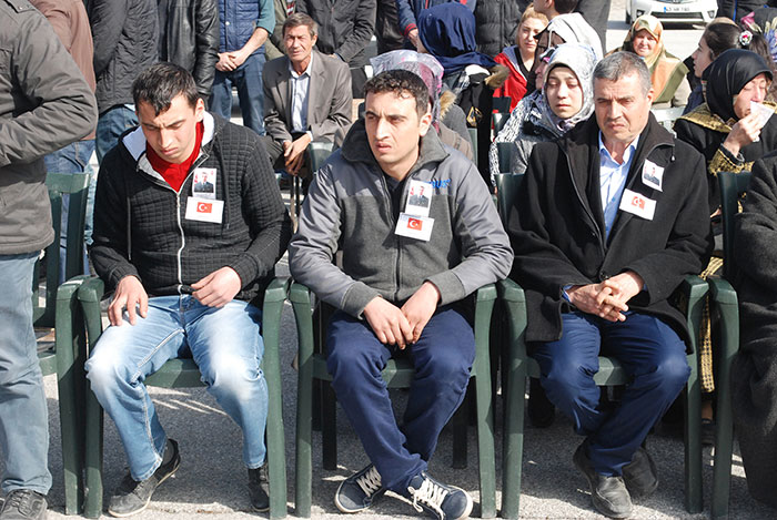 El Bab'da DEAŞ terör örgütünün daha önceden yola döşenmiş olduğu EYP’nin patlaması sonucu şehit olan Uzman Çavuş 23 yaşındaki Selman Çelik'in cenazesi memleketi Kütahya'ya getirildi.