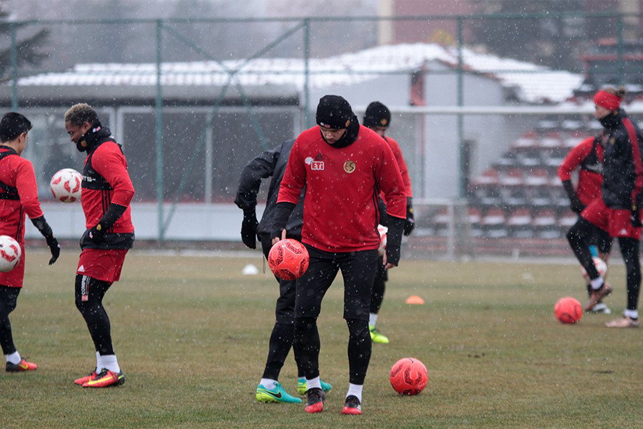 TFF 1. Lig’de zirvede yer alan Eskişehirspor’da Şanlıurfaspor mesaisi tüm hızıyla sürüyor.