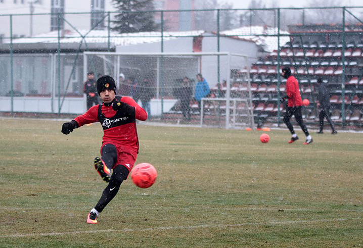 TFF 1. Lig’de zirvede yer alan Eskişehirspor’da Şanlıurfaspor mesaisi tüm hızıyla sürüyor.