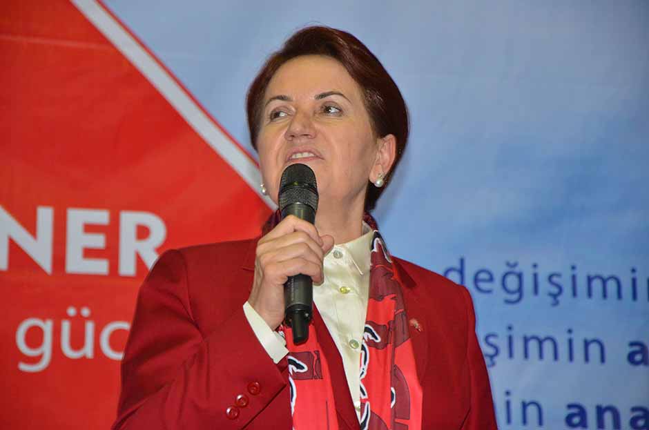 Milliyetçi Hareket Partisi (MHP) Genel Başkan Adayı Meral Akşener, iktidara gelmelerinin ardından Türkiye’yi bayram sofrasına çevireceklerini söyledi.