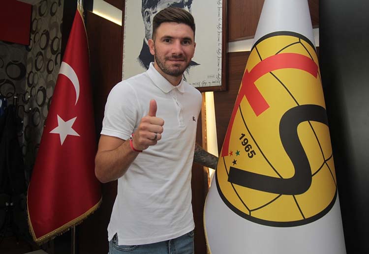 TFF 1. Lig'de bu sezon hedefini şampiyonluk olarak belirleyen Eskişehirspor, ilk dış transferini Marko Milinkovic ile yaptı. 