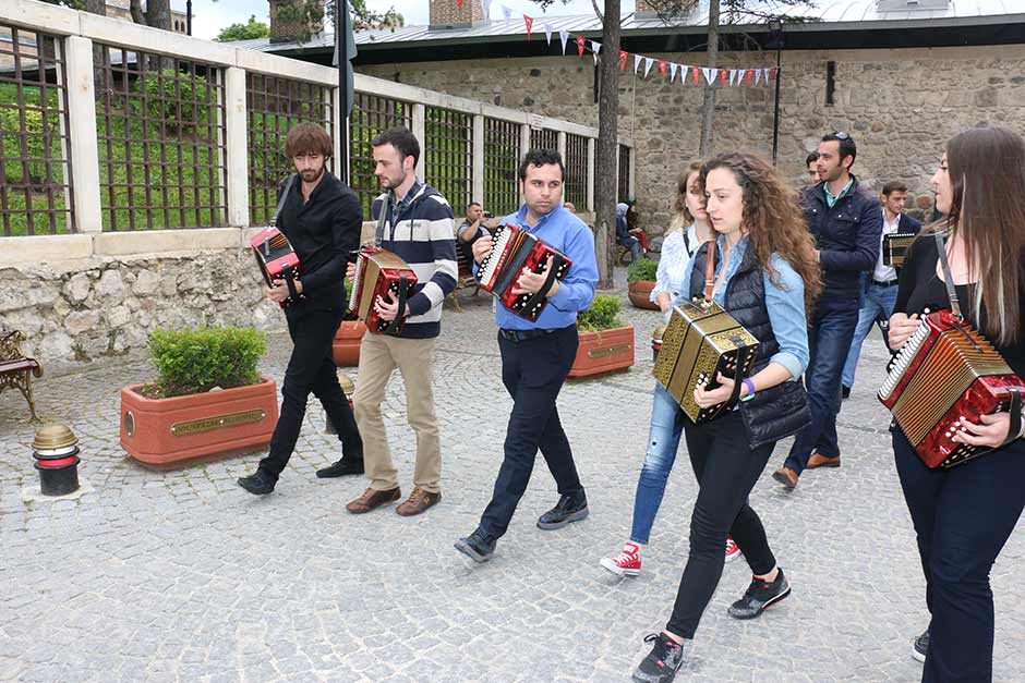 MIZIKALAR SUSMASIN DİYE TOPLANDILAR