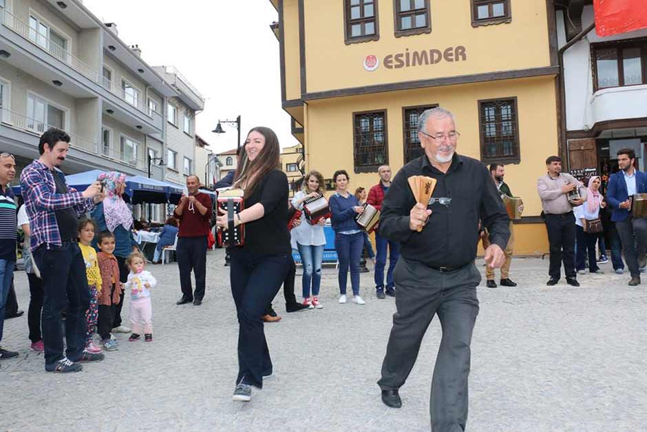 MIZIKALAR SUSMASIN DİYE TOPLANDILAR