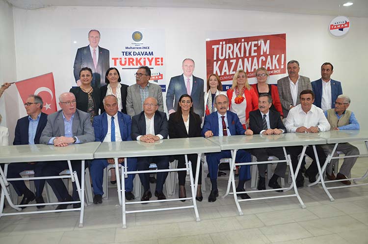 CHP’nin Cumhurbaşkanı Adayı Muharrem İnce’nin Türkiye’deki ilk seçim iletişim bürosu Büyükşehir Belediye Başkanı Yılmaz Büyükerşen’in isteği ve talimatıyla Köprübaşı’nda açıldı.