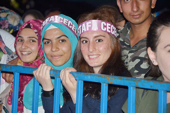 Eskişehir’in Sivrihisar ilçesinde düzenlenen Uluslararası Nasreddin Hoca Kültür ve Sanat Festivali'nin ilk gece konuğu şarkıcı Mustafa Ceceli oldu.